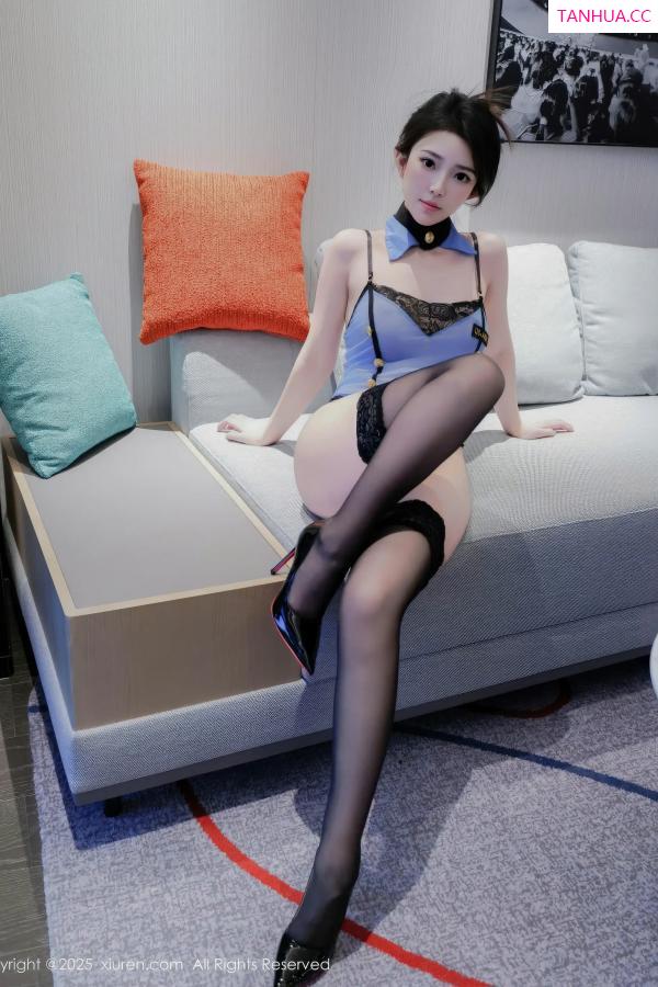   [XiuRen]高清写真图 2025.11.25 No.11029 烧烧小桃 连体情趣第4张图片